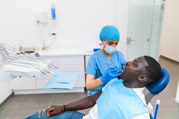 Best Cracked Tooth Emergency Dentist  in Moweaqua, IL